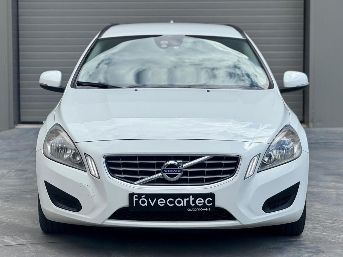 volvo-v60-2012-diesel-1560cc