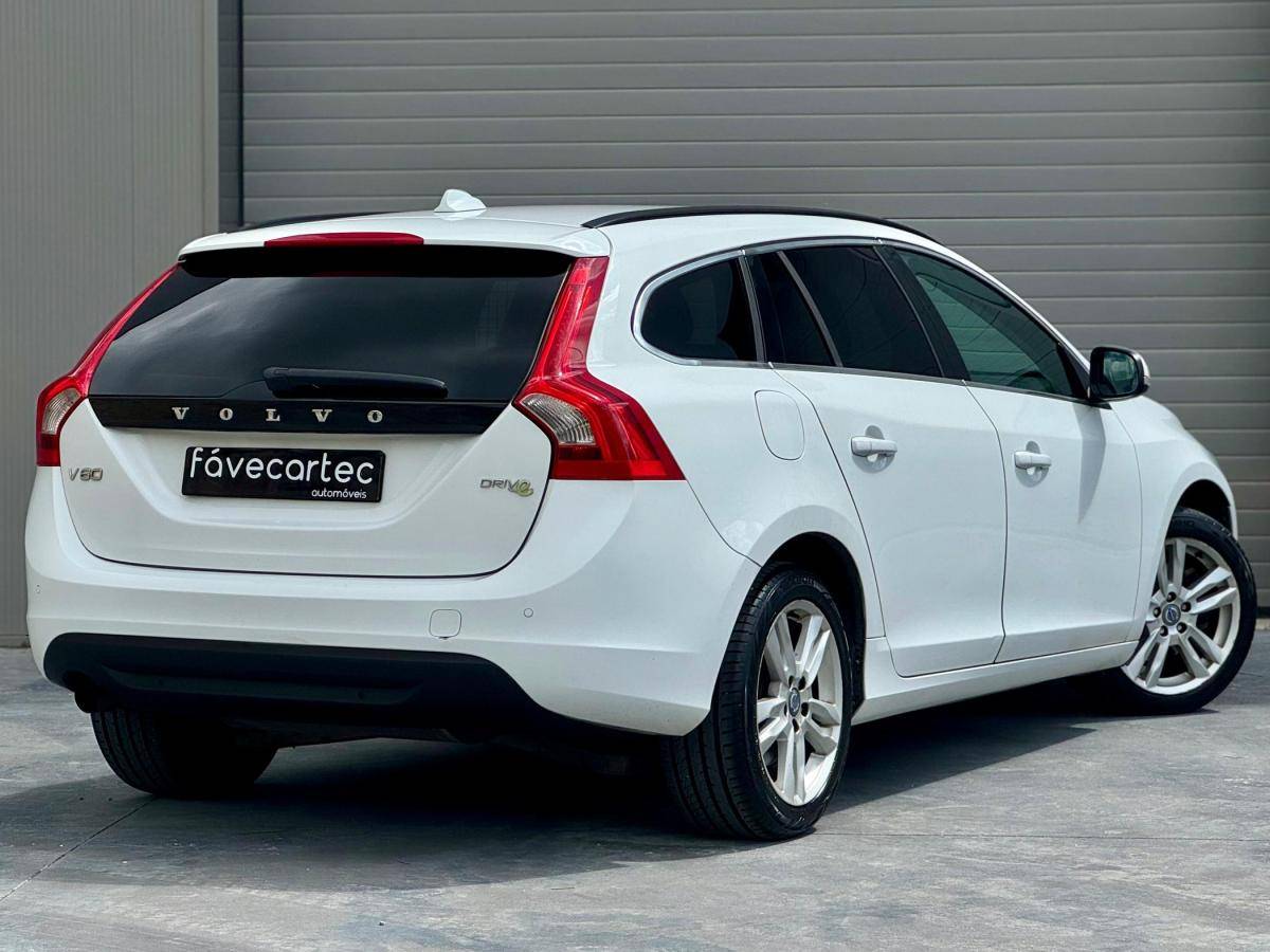 volvo-v60-2012-diesel-1560cc