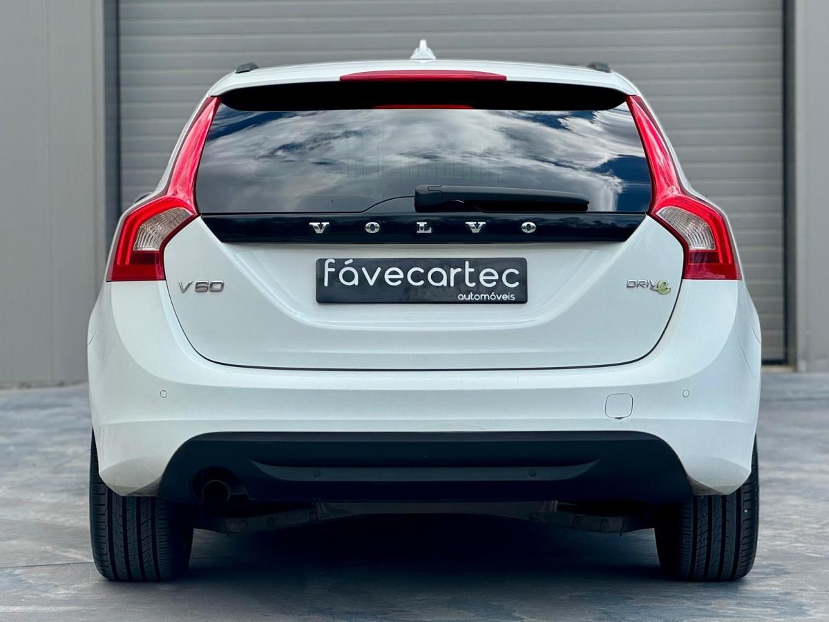 volvo-v60-2012-diesel-1560cc