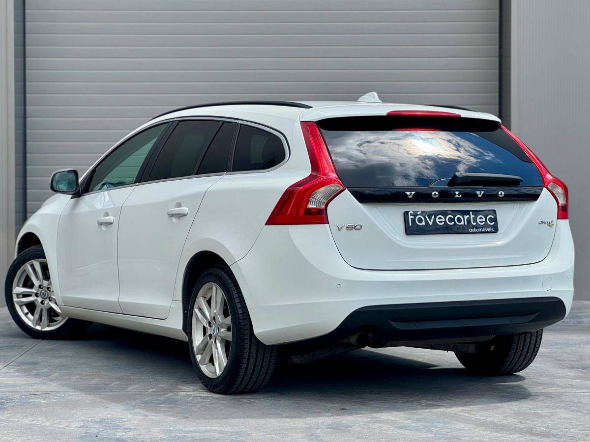 volvo-v60-2012-diesel-1560cc