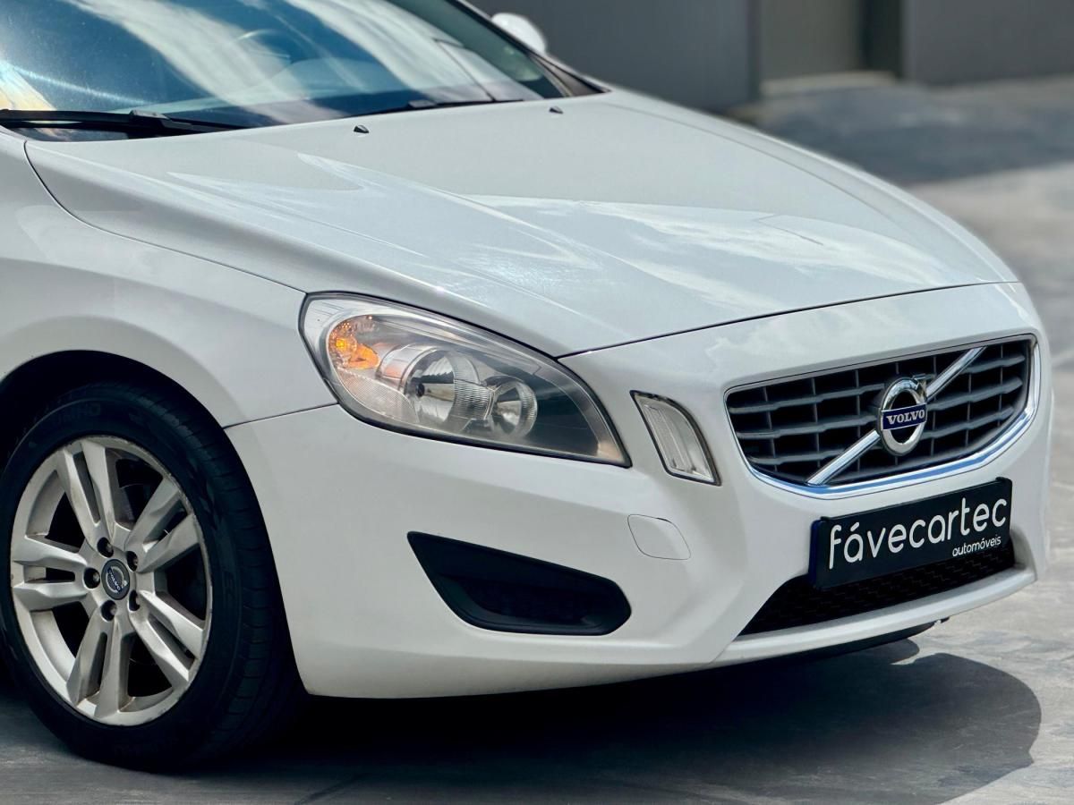 volvo-v60-2012-diesel-1560cc