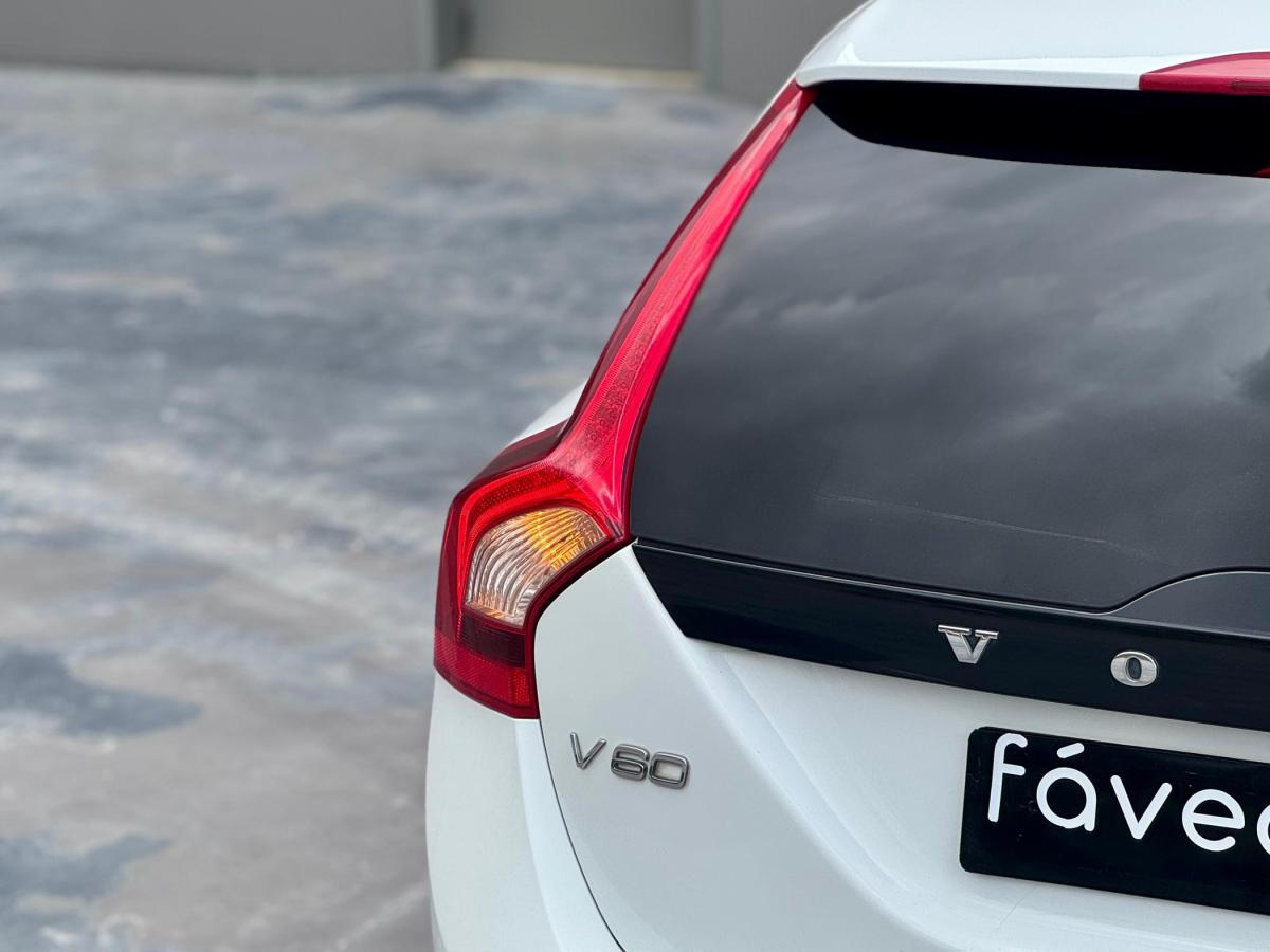 volvo-v60-2012-diesel-1560cc