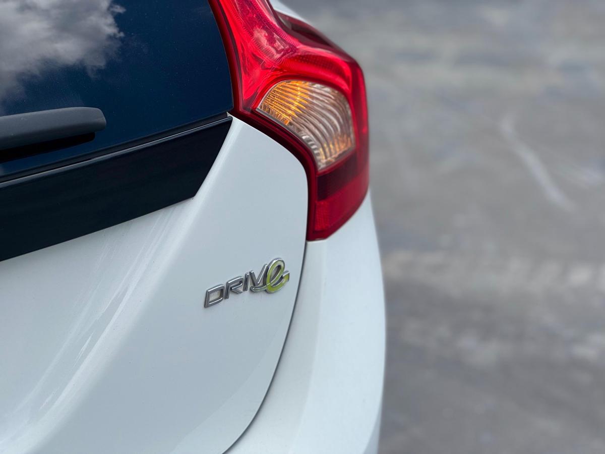 volvo-v60-2012-diesel-1560cc