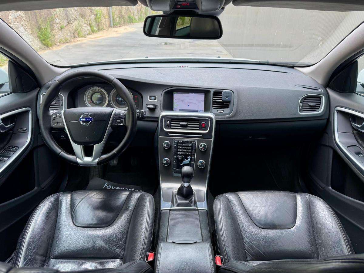 volvo-v60-2012-diesel-1560cc