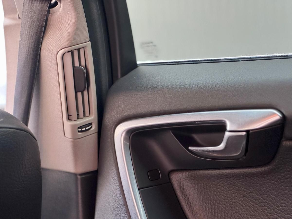 volvo-v60-2012-diesel-1560cc