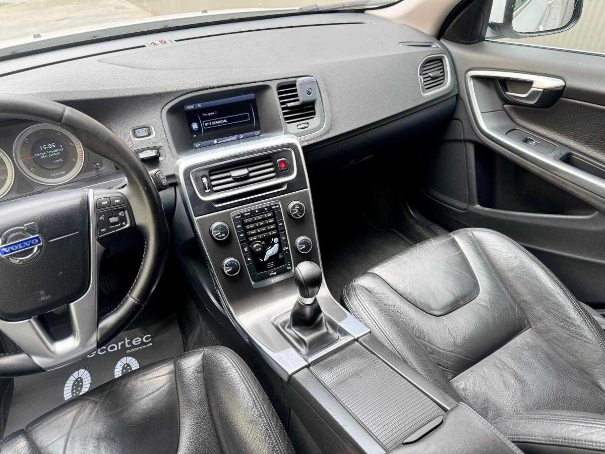 volvo-v60-2012-diesel-1560cc