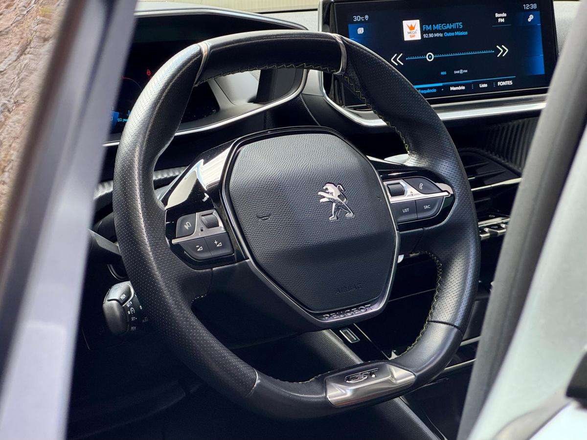 peugeot-2008-2020-gasolina-1199cc