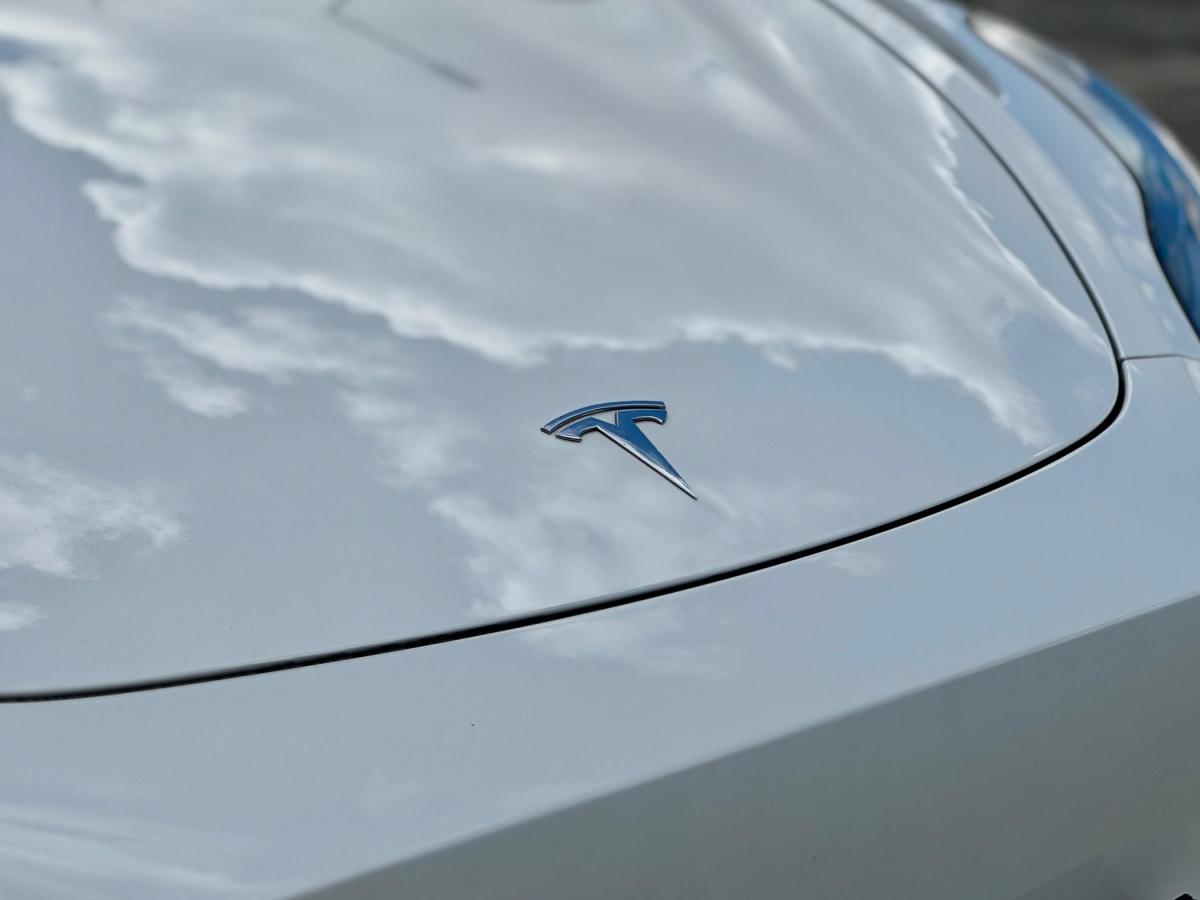 tesla-model-y-2022-eletrico-500cc