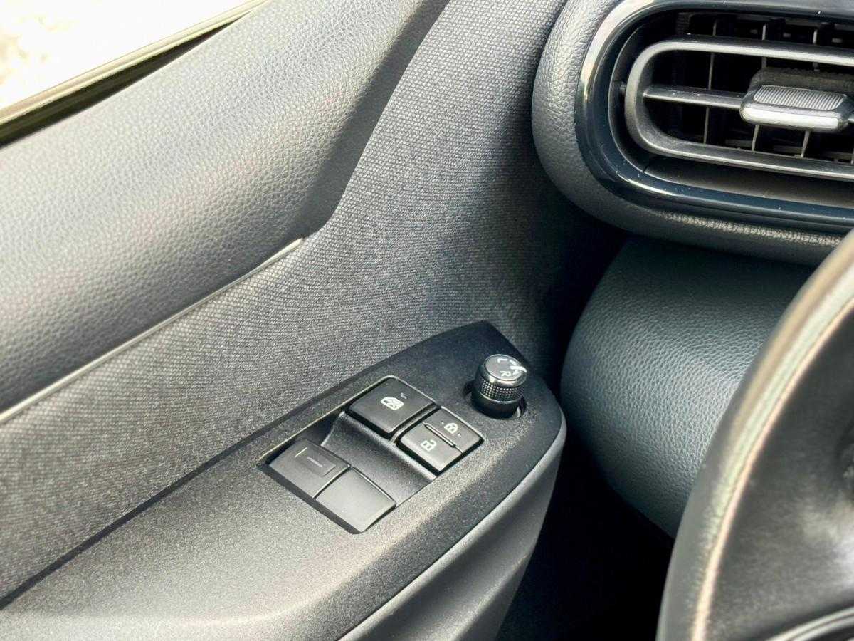 toyota-yaris-2022-gasolina-998cc