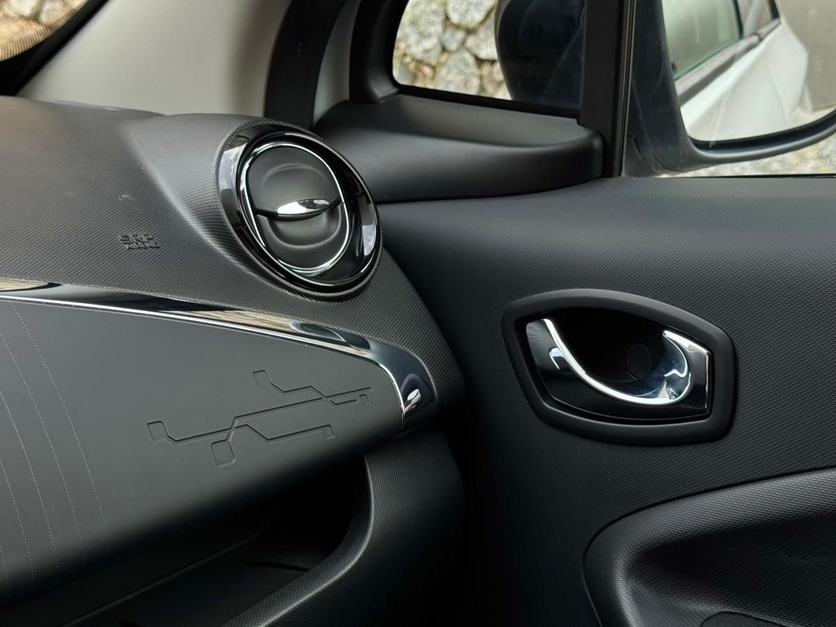 renault-zoe-2017-eletrico-0cc