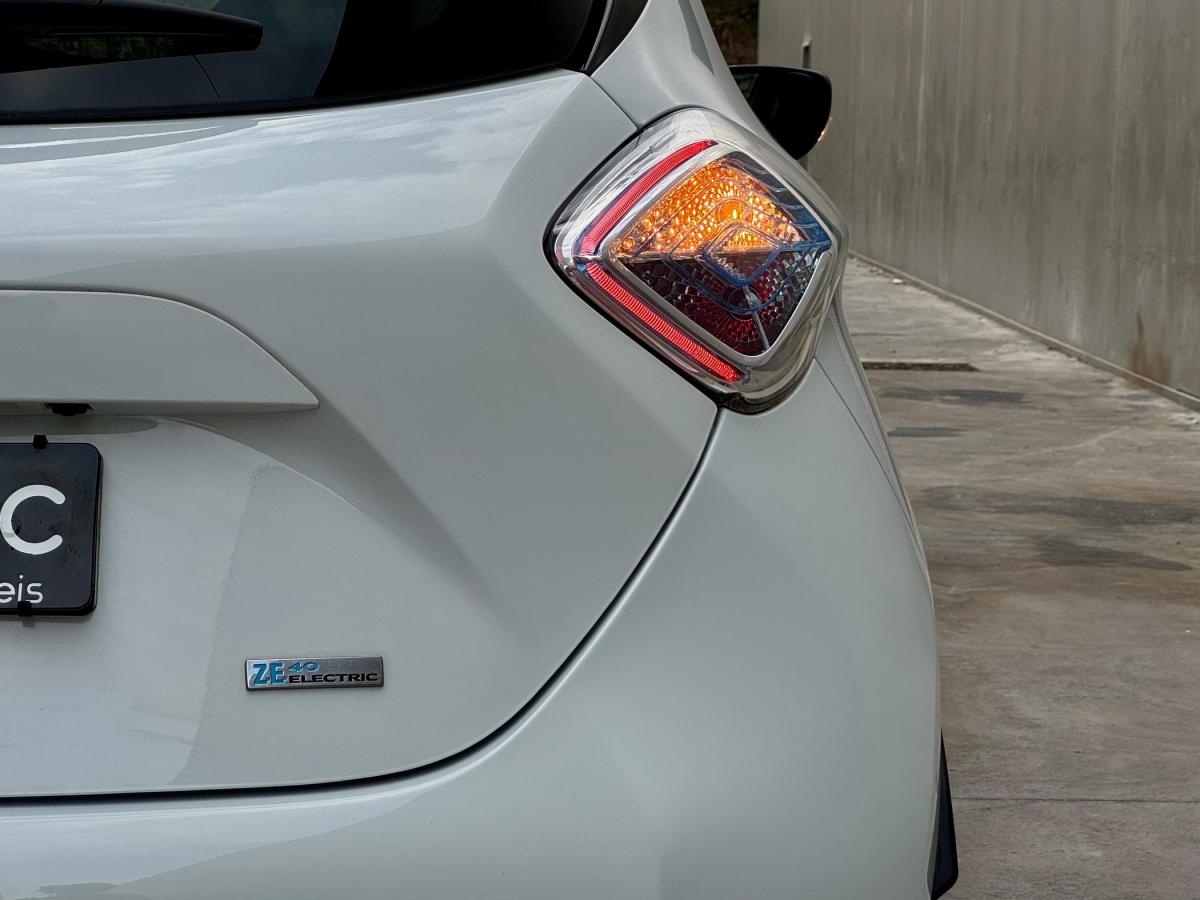 renault-zoe-2017-eletrico-0cc