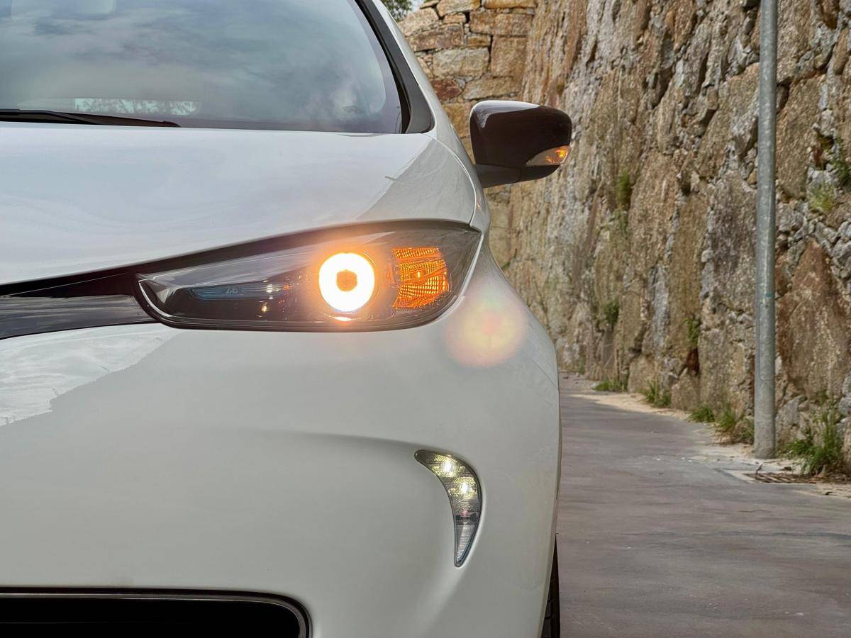 renault-zoe-2017-eletrico-0cc