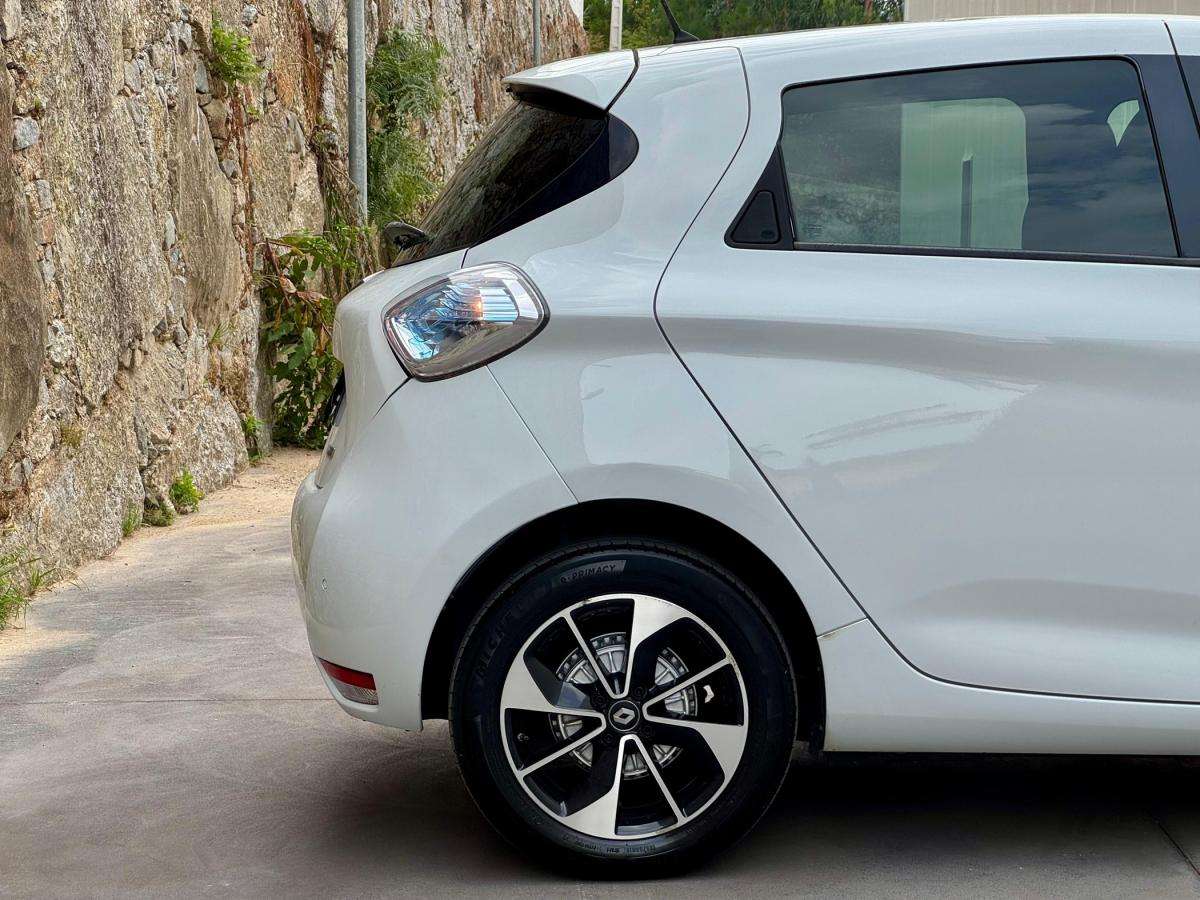 renault-zoe-2017-eletrico-0cc