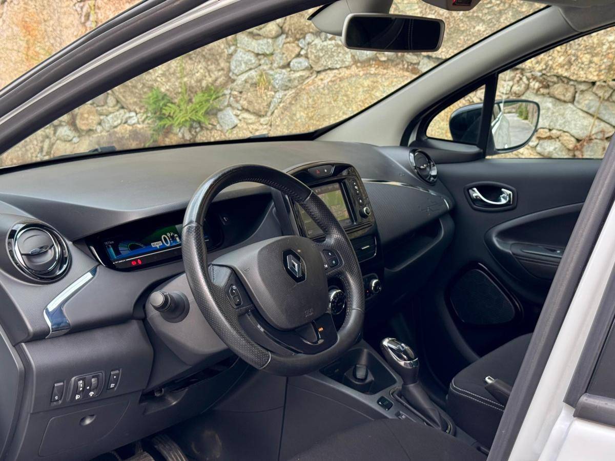 renault-zoe-2017-eletrico-0cc