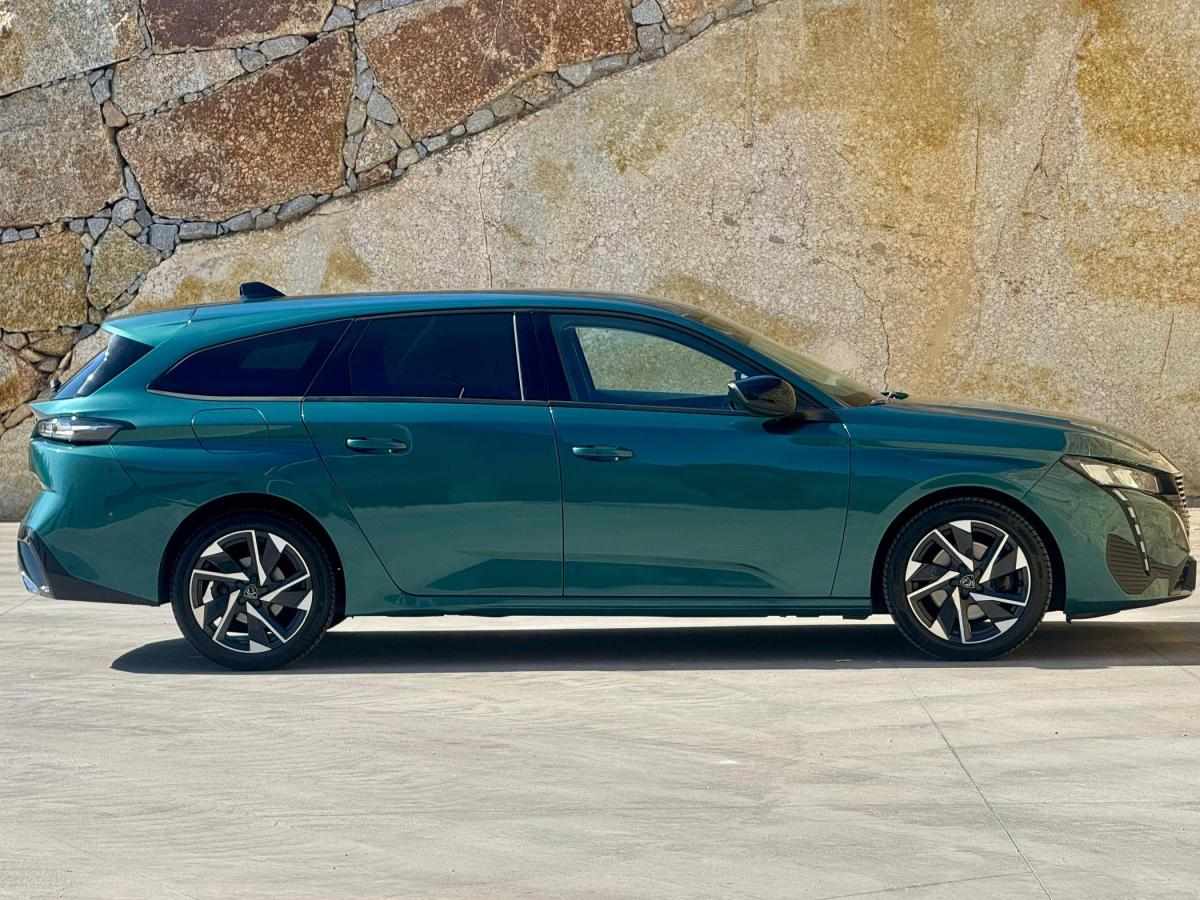 peugeot-308-sw-2023-gasolina-1199cc