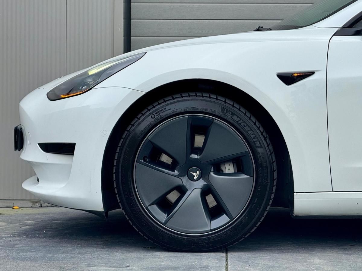 tesla-model-3-2023-eletrico-500cc