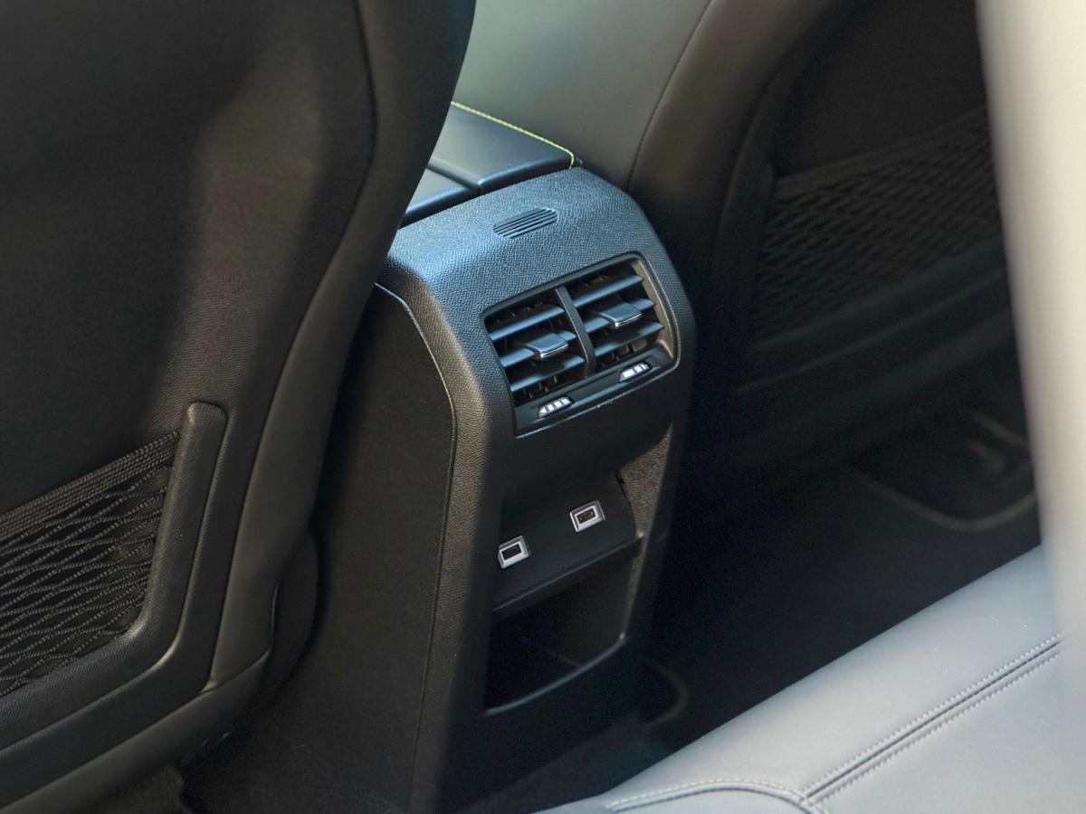 peugeot-308-sw-2023-gasolina-1199cc