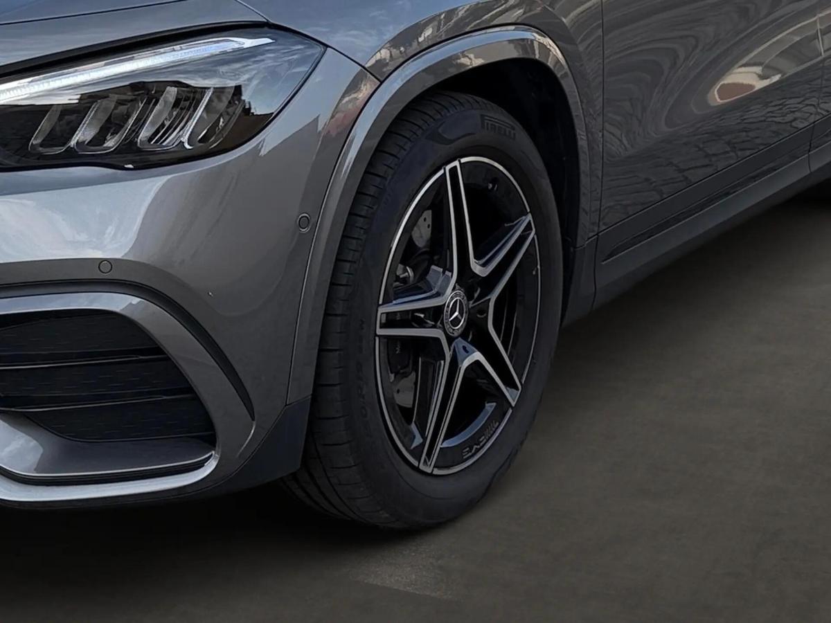 mercedes-benz-gla-180-amg-2025-diesel-1950cc