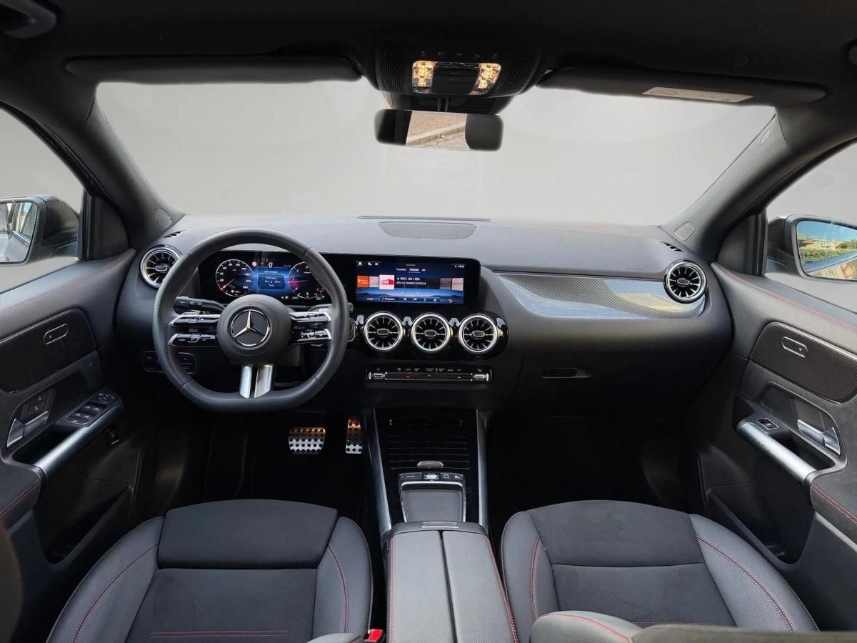 mercedes-benz-gla-180-amg-2025-diesel-1950cc