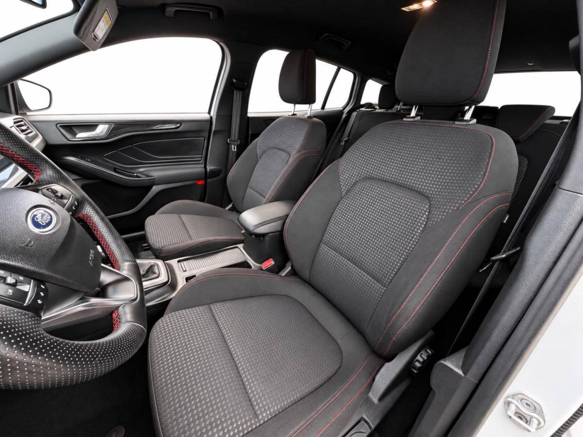 ford-focus-2023-hibrido-999cc