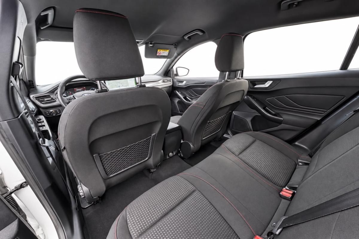 ford-focus-2023-hibrido-999cc