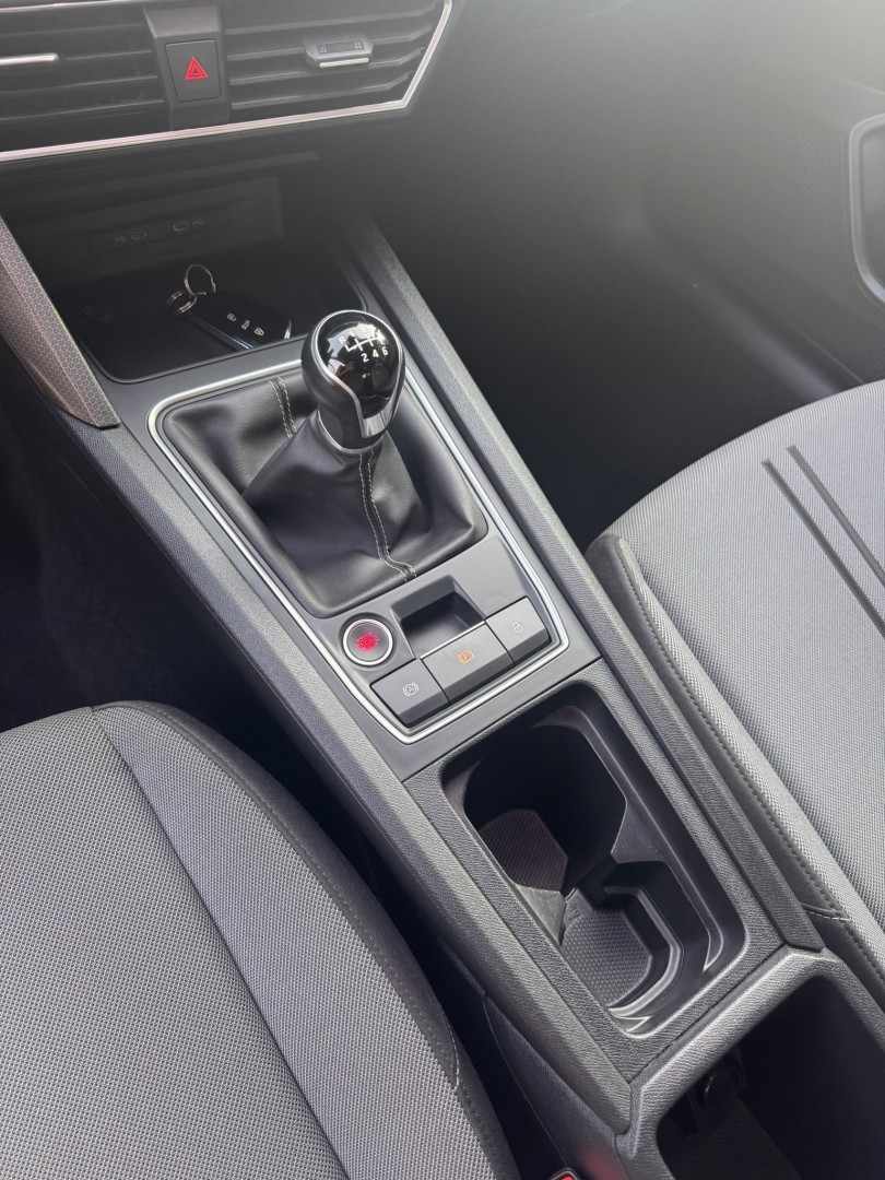 seat-leon-2023-diesel-1968cc