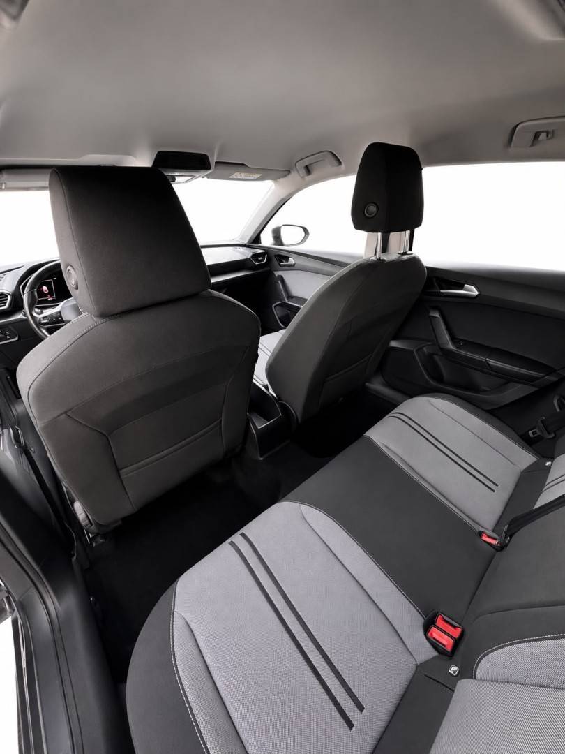 seat-leon-2023-diesel-1968cc
