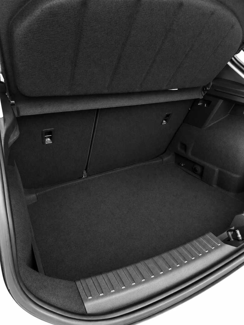 seat-leon-2023-diesel-1968cc
