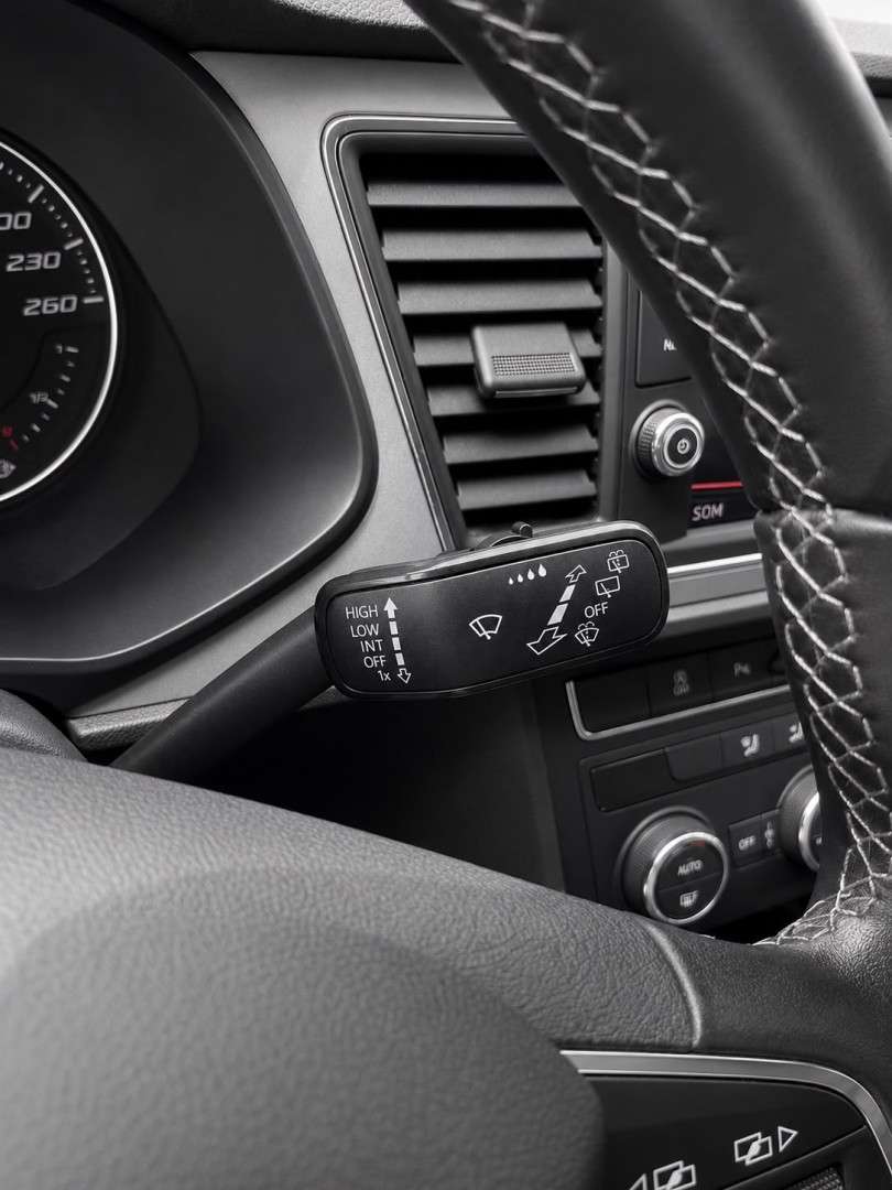 seat-leon-2019-diesel-1598cc