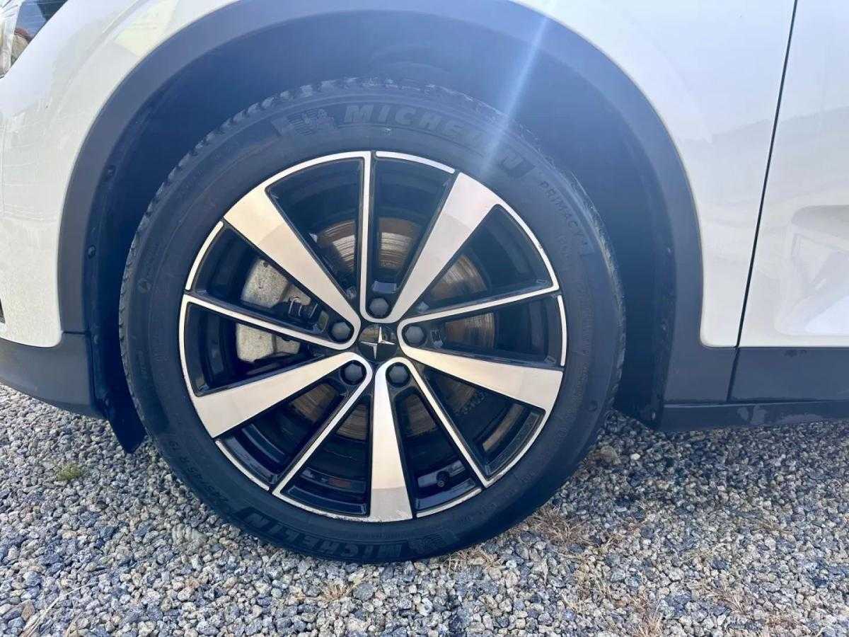 polestar-2-2022-eletrico-200cc