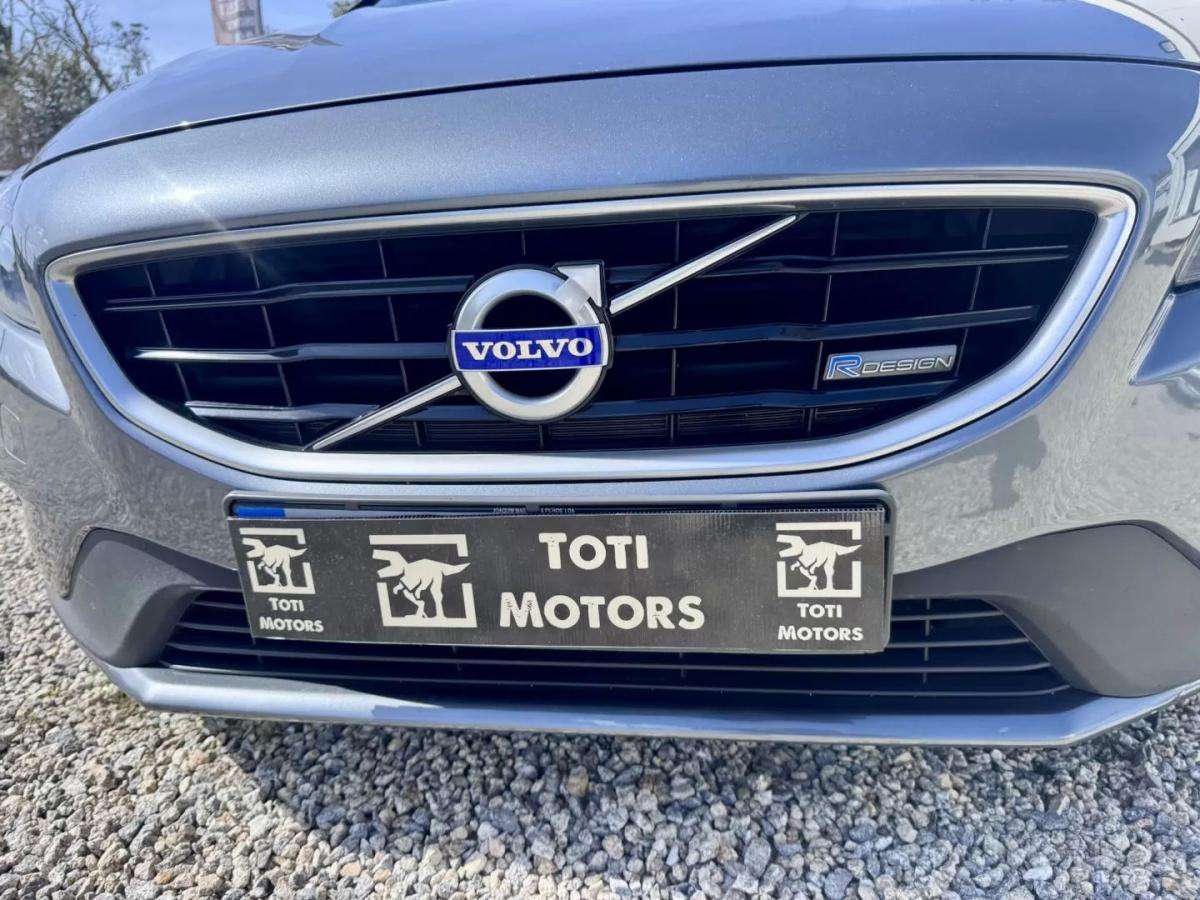 volvo-v40-2014-diesel-1560cc