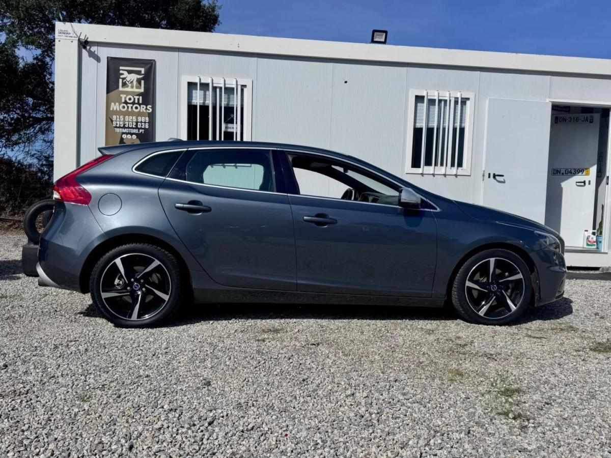 volvo-v40-2014-diesel-1560cc