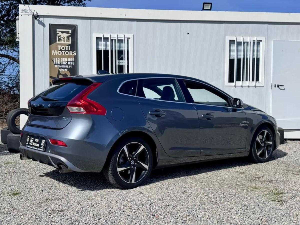 volvo-v40-2014-diesel-1560cc