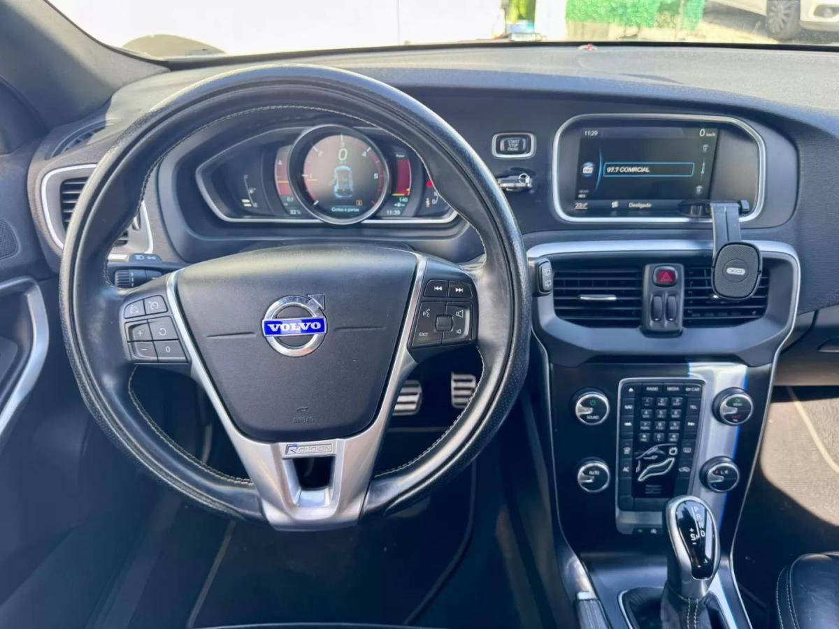volvo-v40-2014-diesel-1560cc