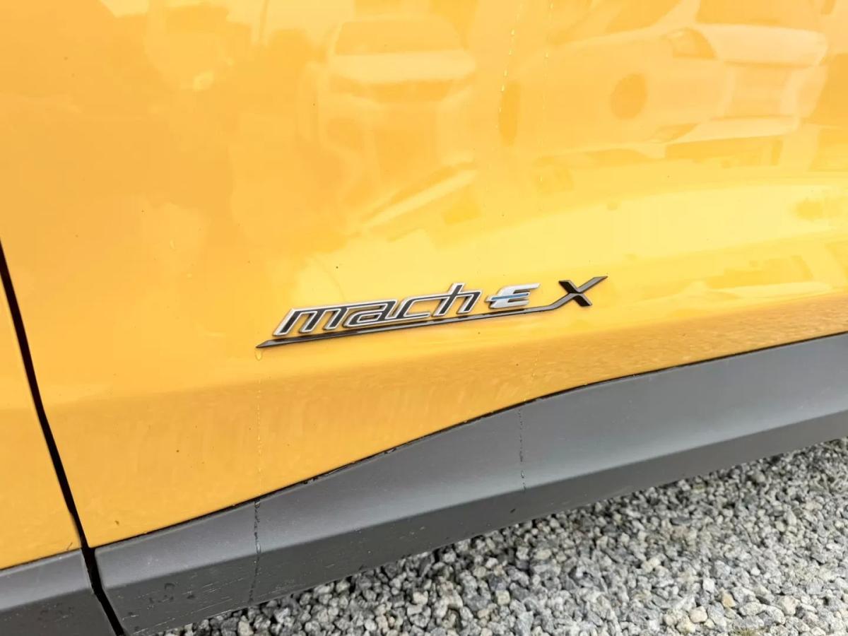 ford-mustang-mach-e-2022-eletrico-200cc