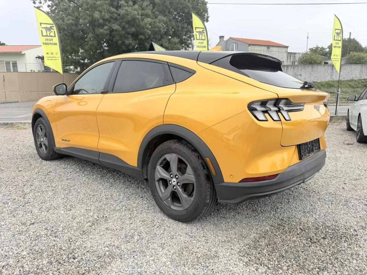 ford-mustang-mach-e-2022-eletrico-200cc