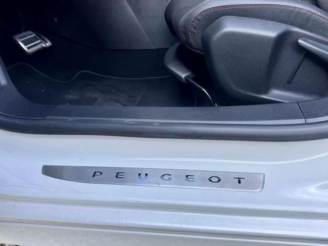 peugeot-308-2020-gasolina-1199cc