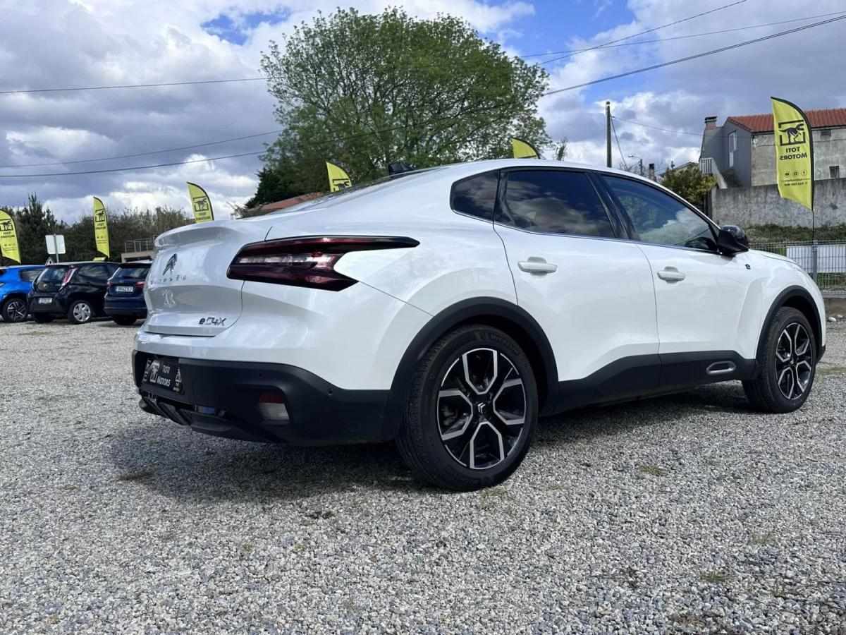 citroen-c4-2022-eletrico-200cc