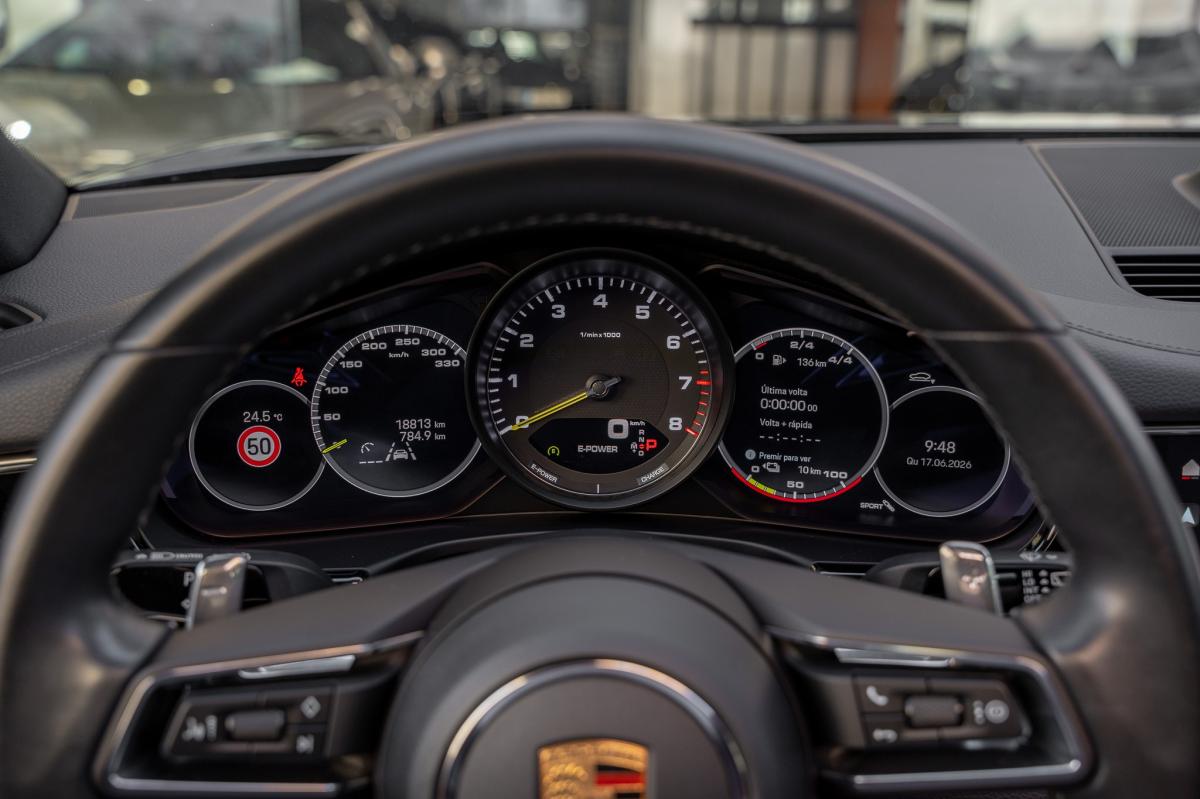 porsche-panamera-sport-turismo-2023-hibrido-a-gasolina-2894cc