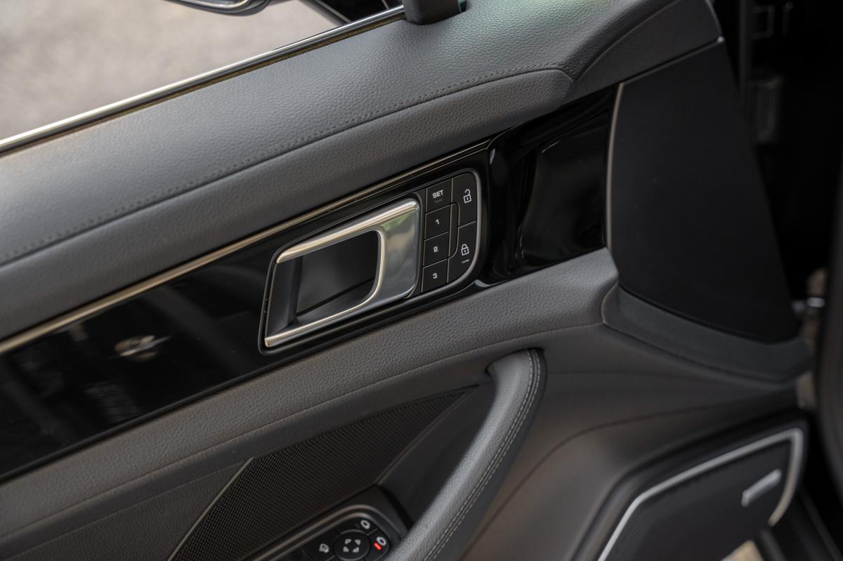 porsche-panamera-sport-turismo-2023-hibrido-a-gasolina-2894cc