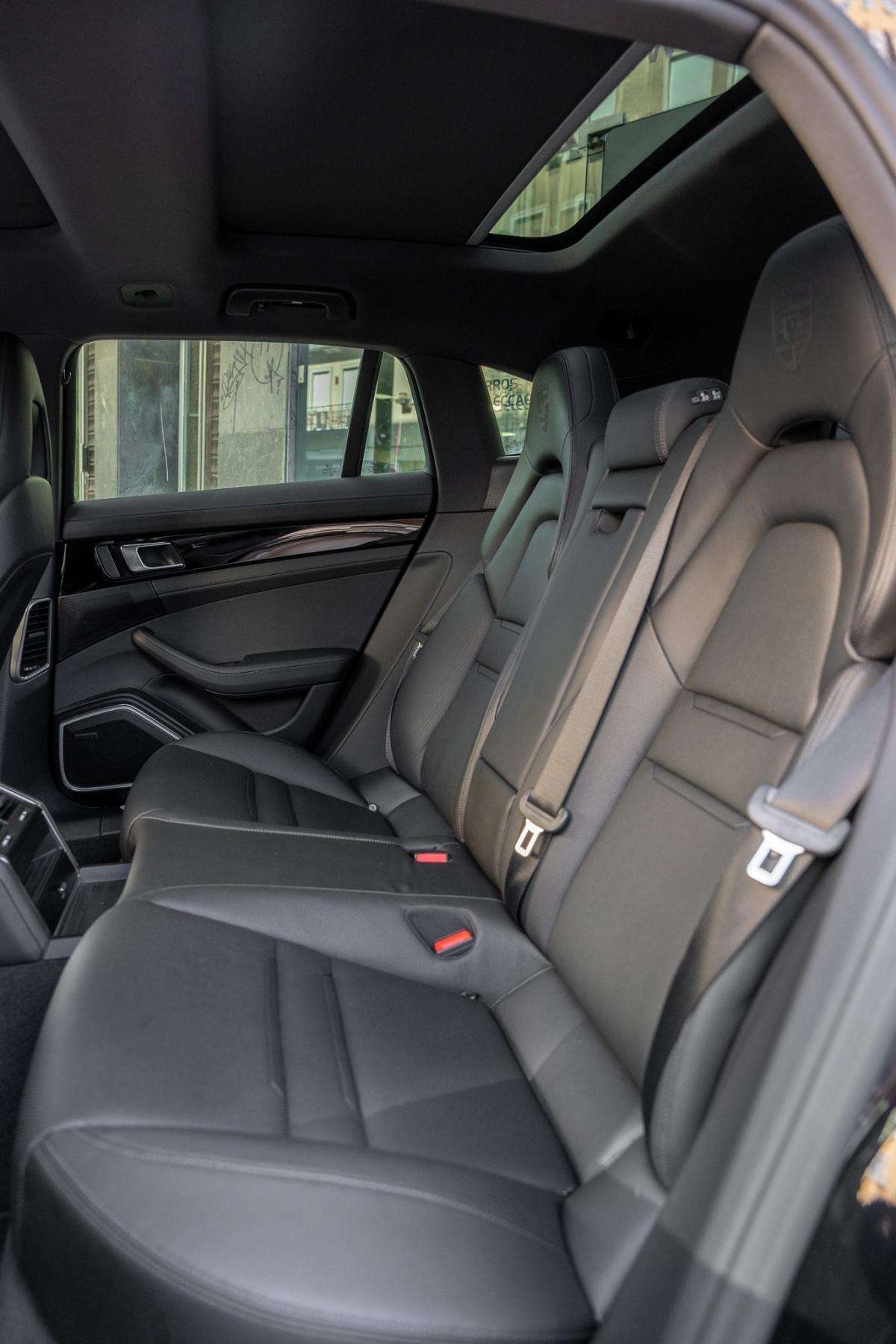 porsche-panamera-sport-turismo-2023-hibrido-a-gasolina-2894cc
