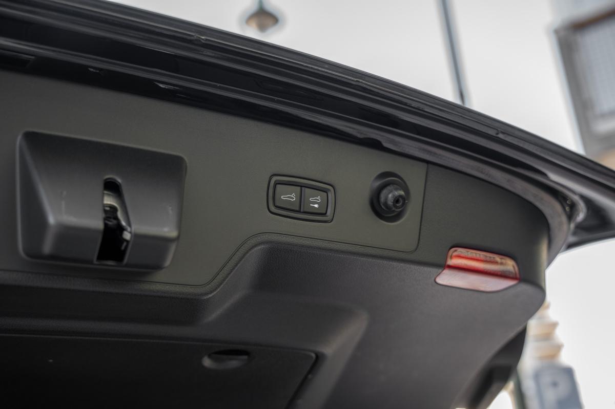 porsche-panamera-sport-turismo-2023-hibrido-a-gasolina-2894cc