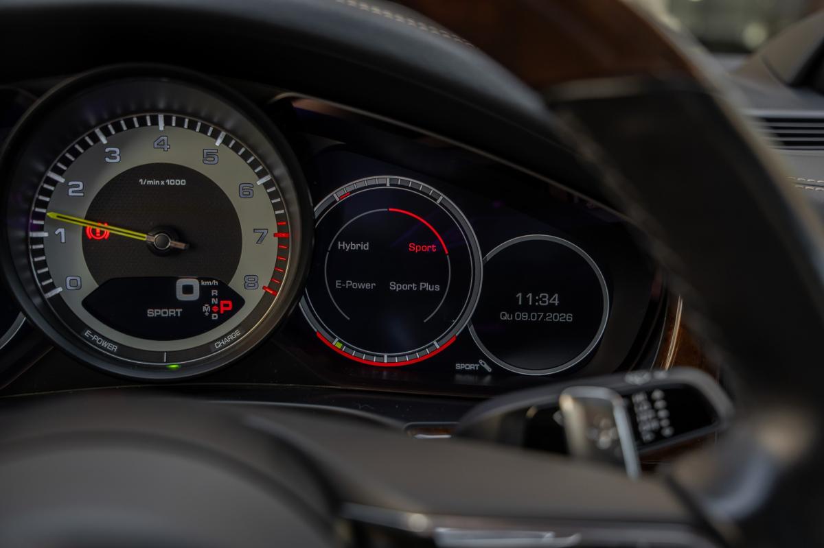 porsche-panamera-2021-hibrido-a-gasolina-2894cc