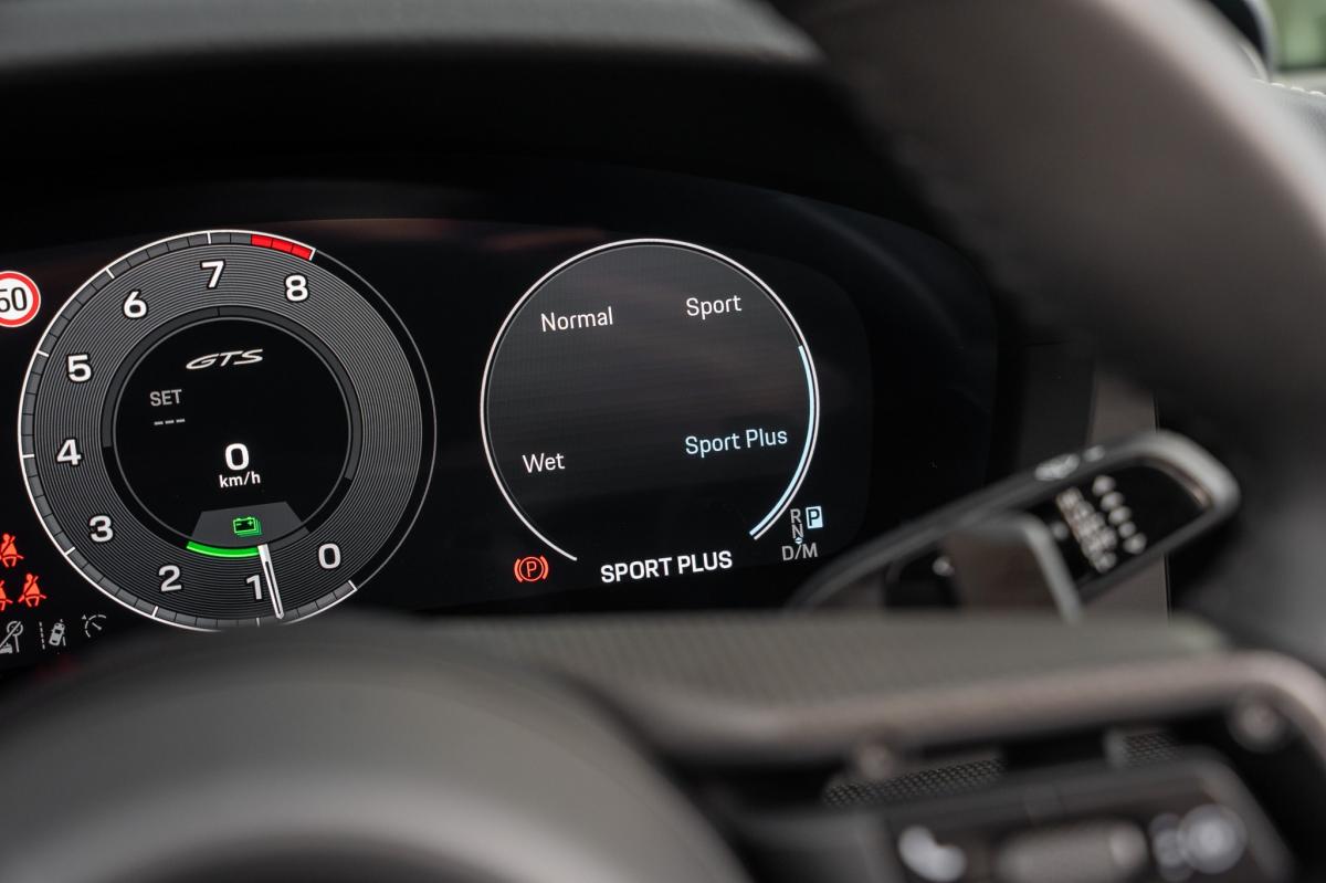porsche-992-2025-hibrido-a-gasolina-3591cc