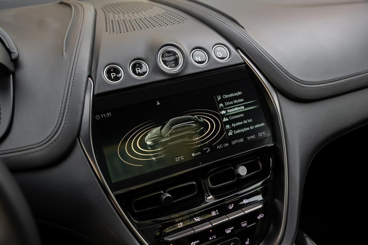 aston-martin-dbx-2021-gasolina-3982cc