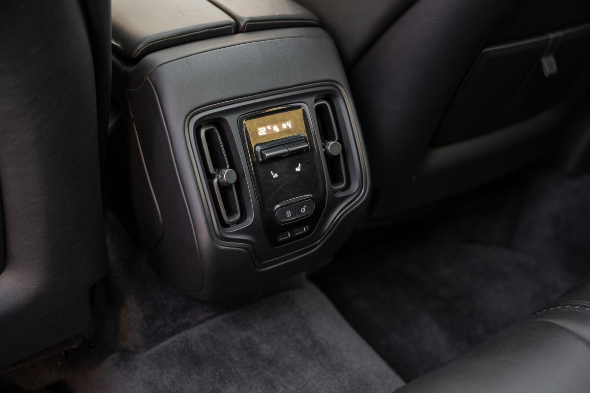 aston-martin-dbx-2021-gasolina-3982cc