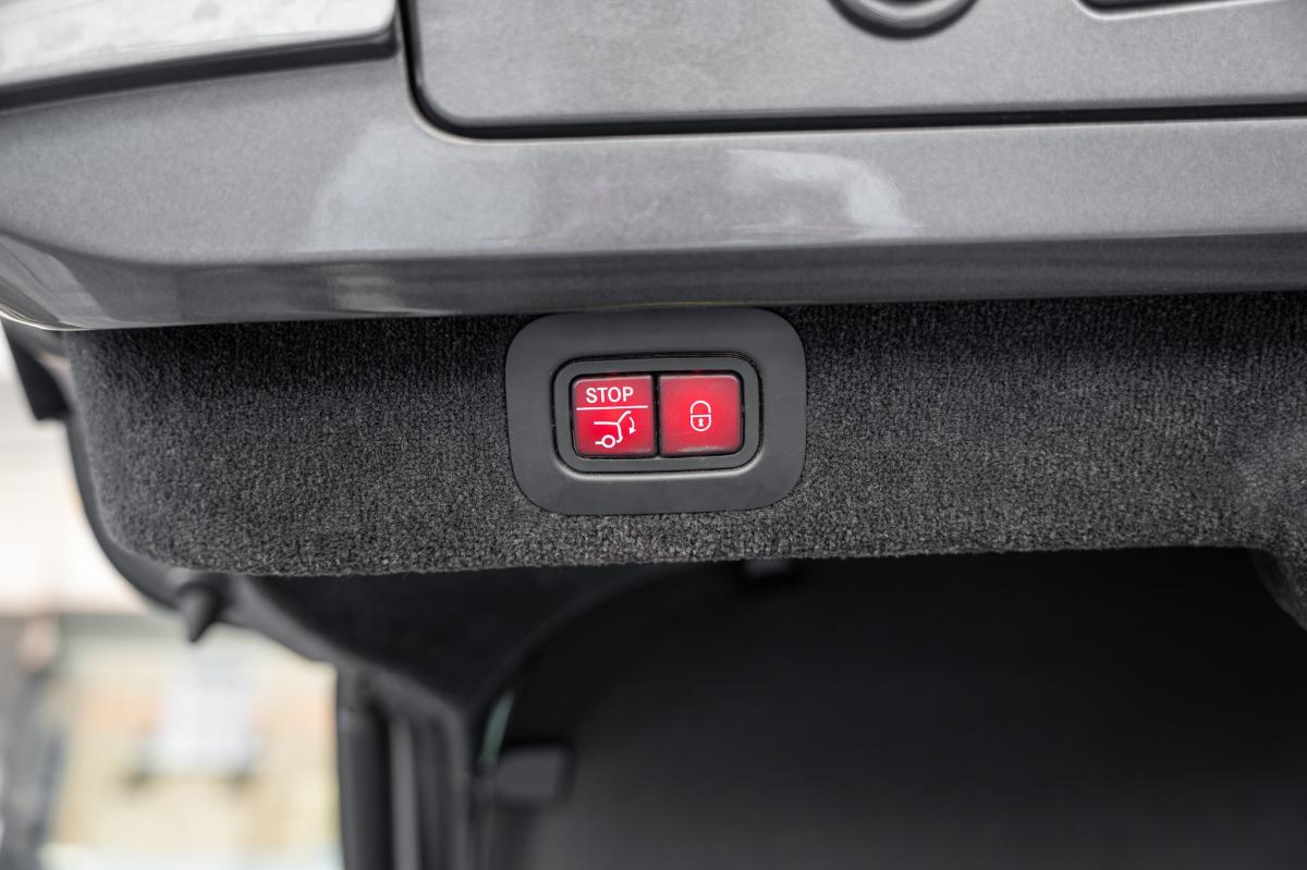 aston-martin-dbx-2021-gasolina-3982cc