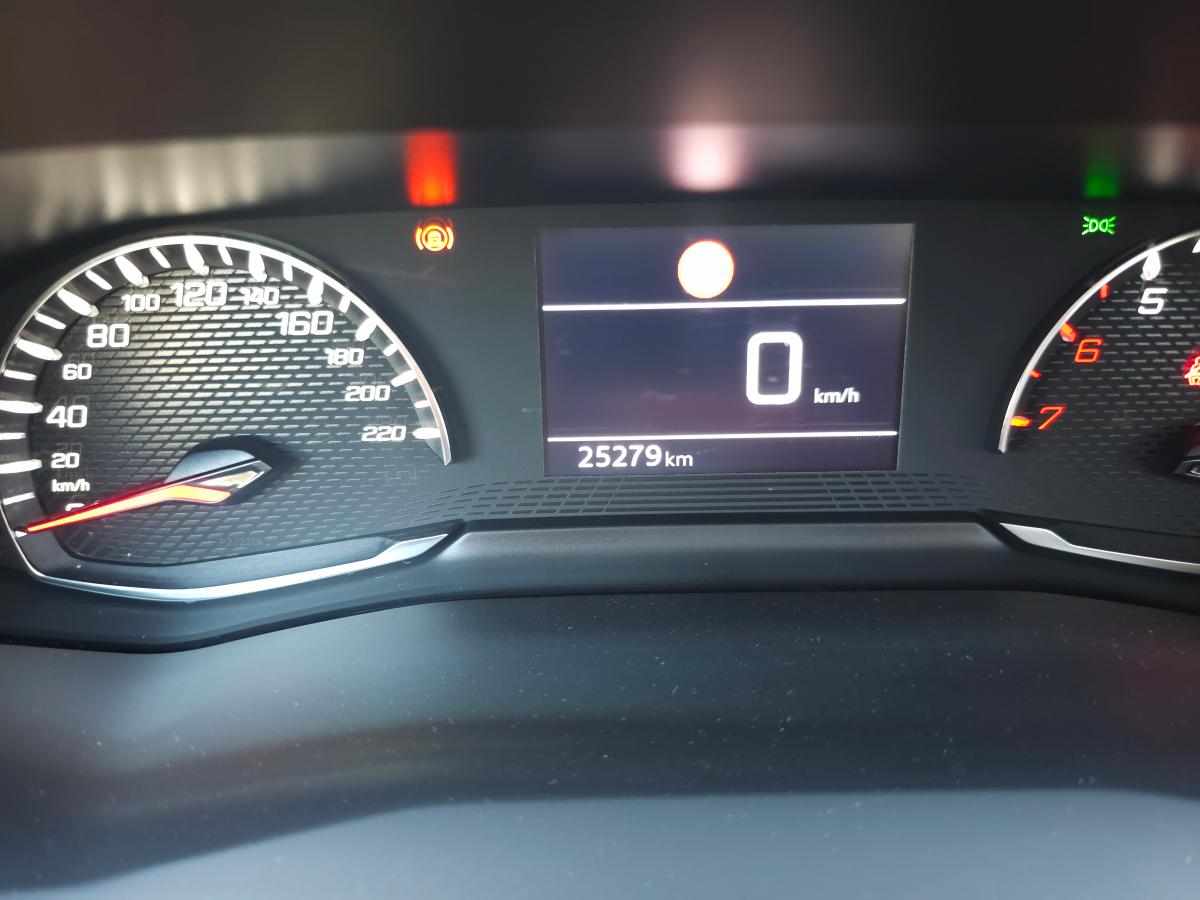 peugeot-2008-2021-gasolina-1199cc