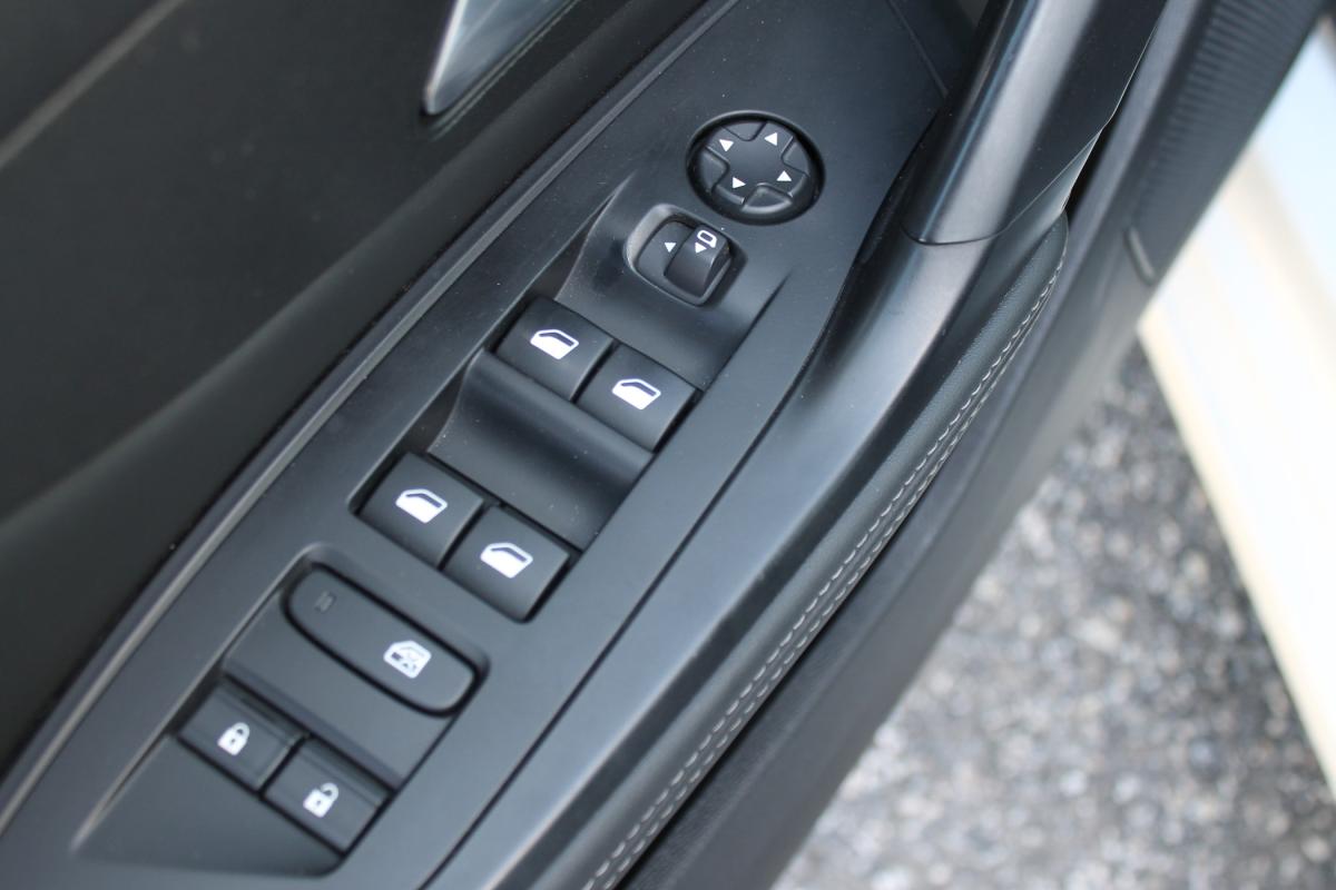 peugeot-308-2022-gasolina-1199cc