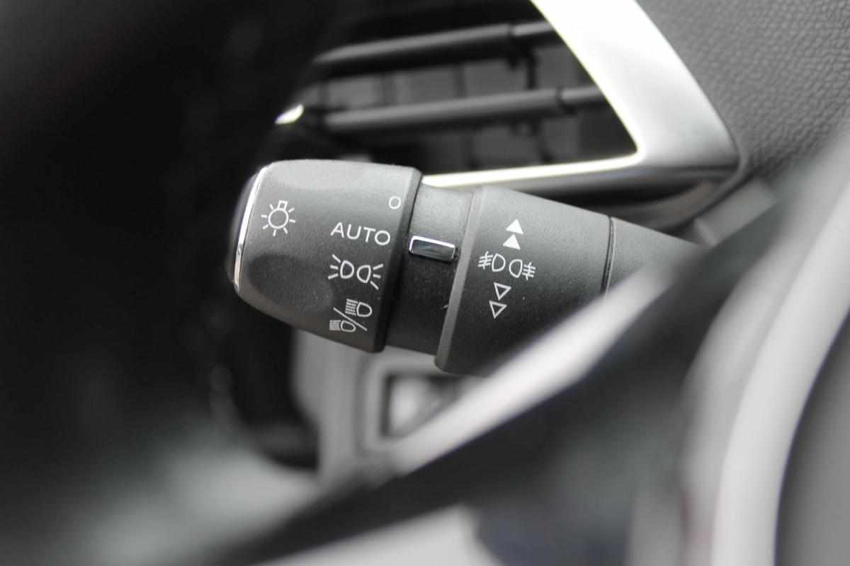 peugeot-5008-2019-diesel-1499cc
